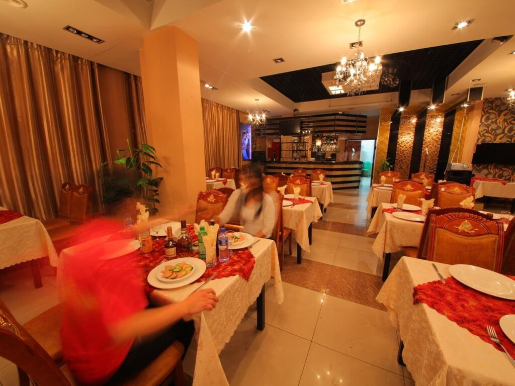 New World Hotel - Image 5