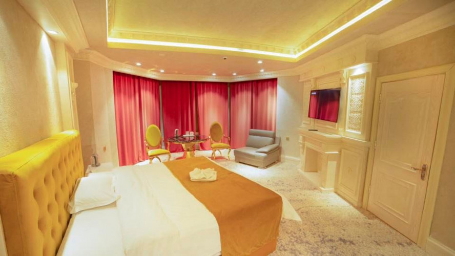 Elegance Hotel - Image 7