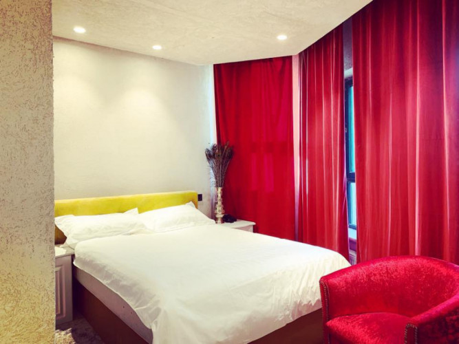 Elegance Hotel - Image 18