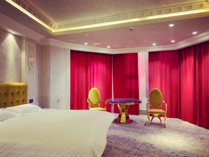 Elegance Hotel - Image 2