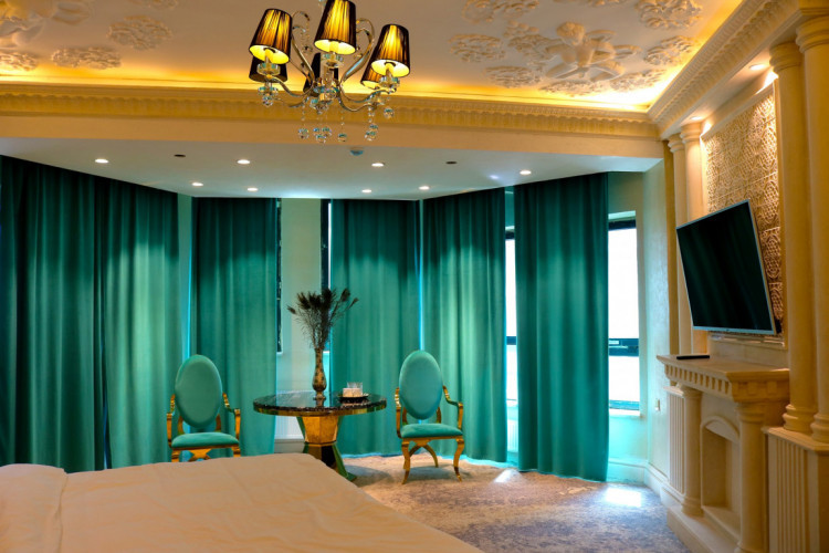 Elegance Hotel - Image 4