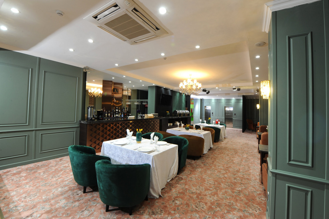 UB Grand Hotel - Image 5