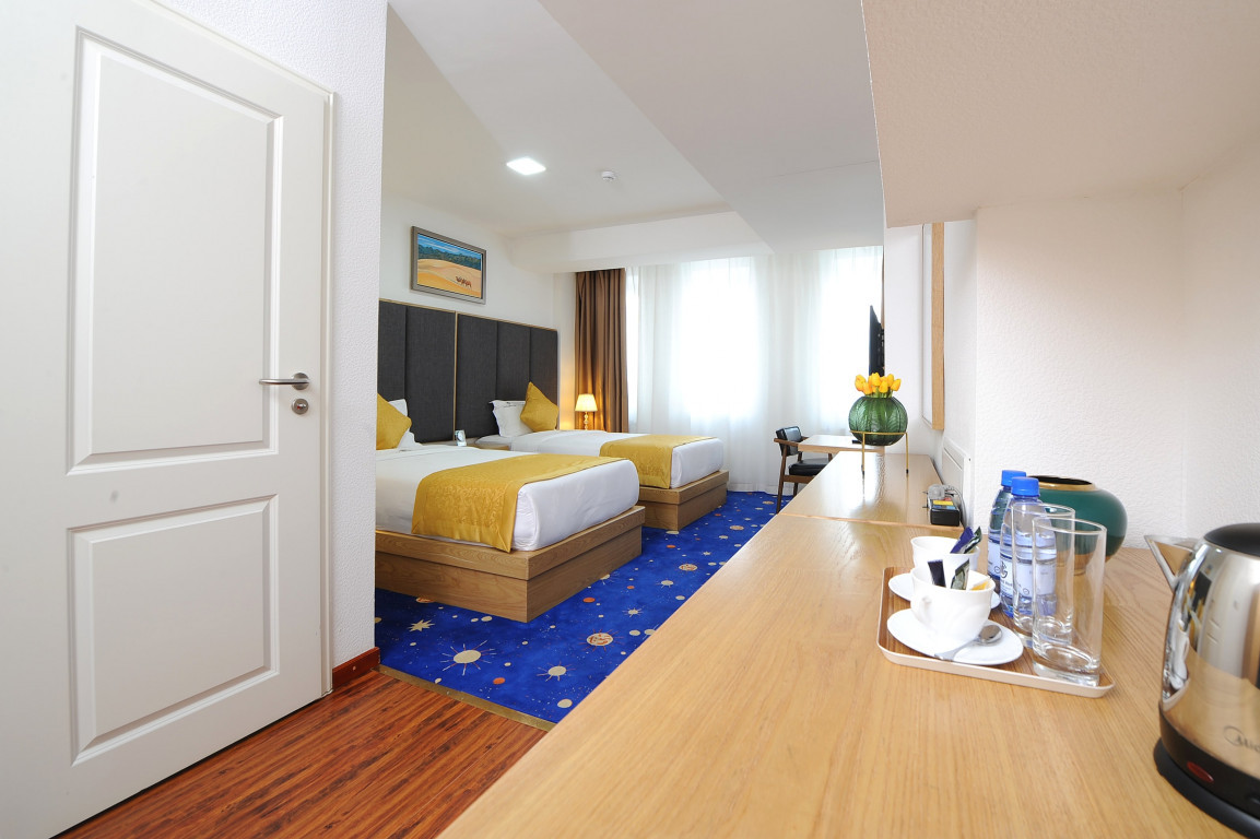 UB Grand Hotel - Image 8