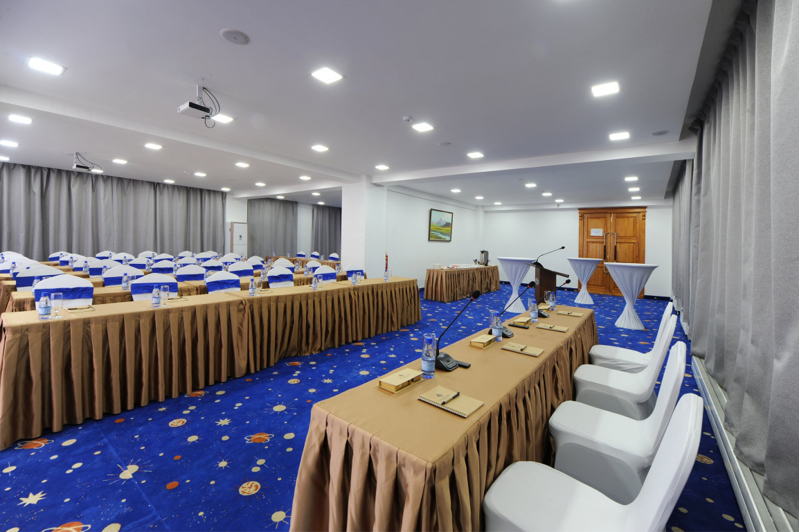 UB Grand Hotel - Image 6