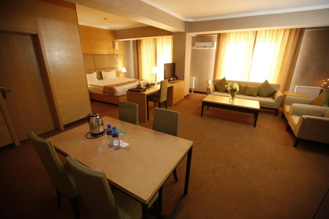 The Corporate Hotel - Image 14