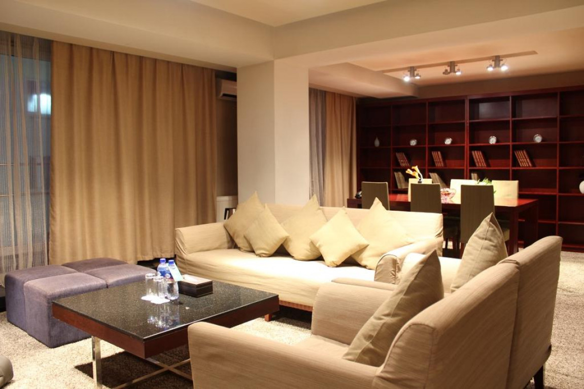 The Corporate Hotel - Image 22