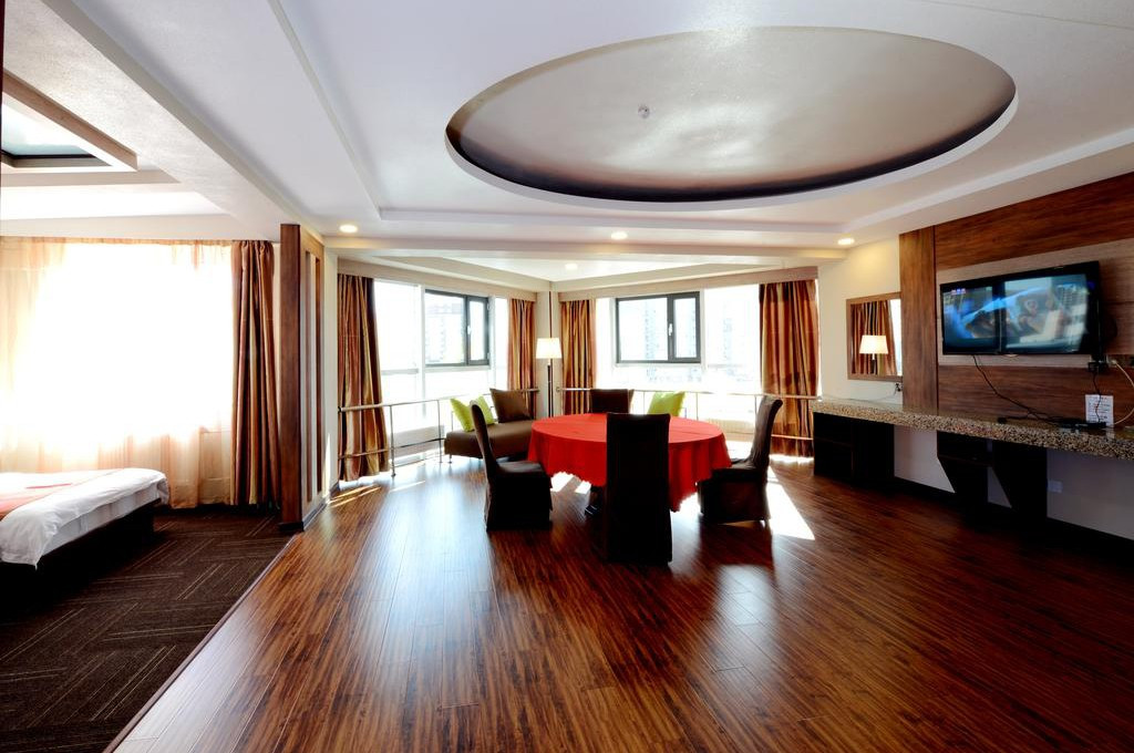 Zolo Hotel - Image 4