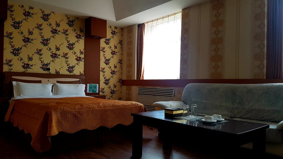 Дөлгөөн Нуур Зочид Буудал - Image 6