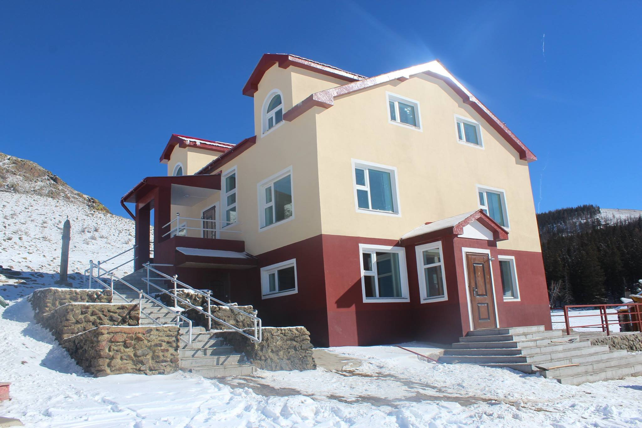 Овооны Энгэр Амралтын Цогцолбор | Ovoonii Enger Amraltiin Tsogtsolbor - Image 11