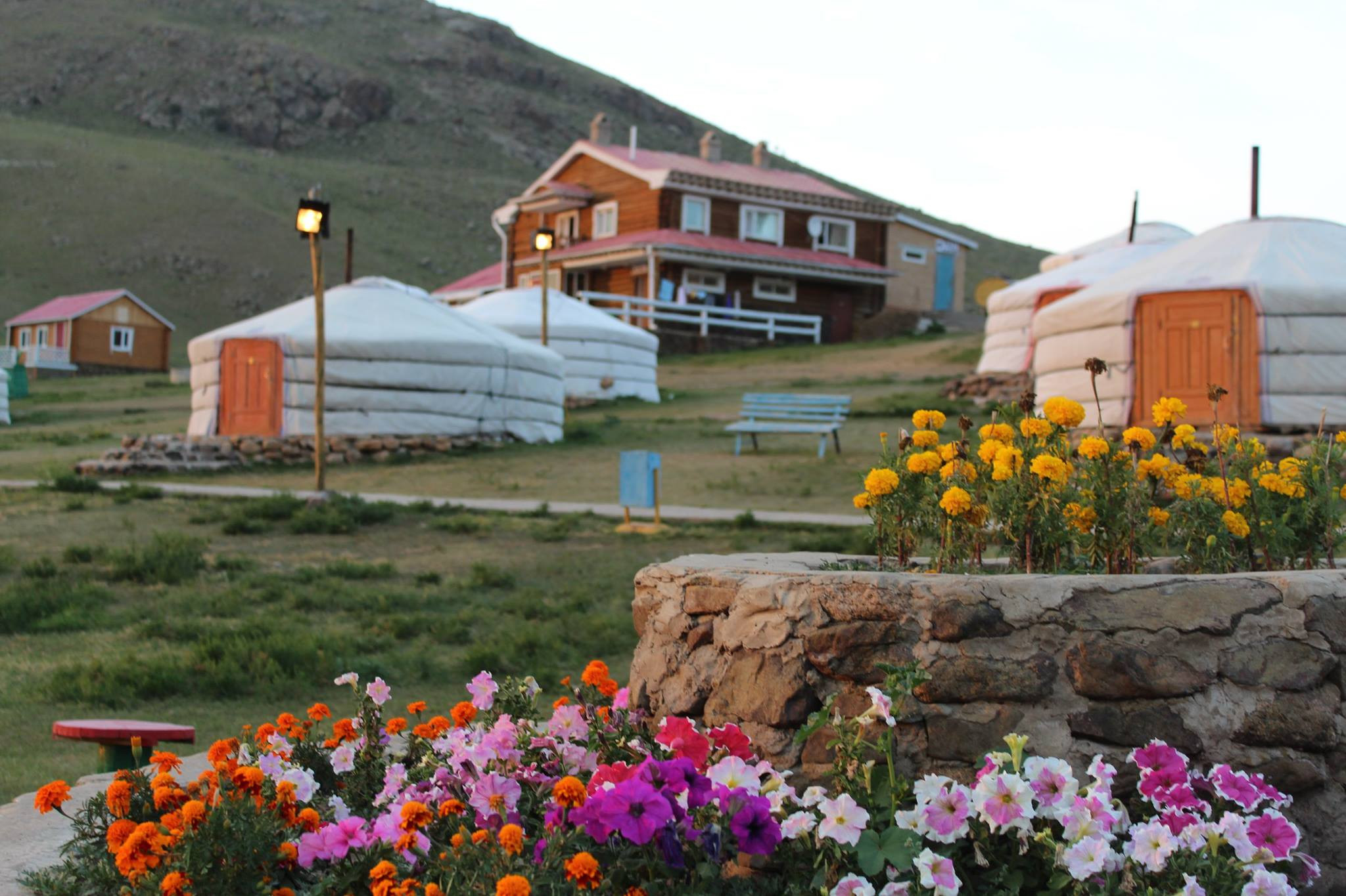 Овооны Энгэр Амралтын Цогцолбор | Ovoonii Enger Amraltiin Tsogtsolbor - Image 7