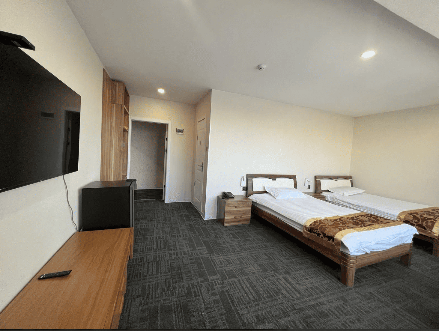 Deluxe Twin room - Image 5