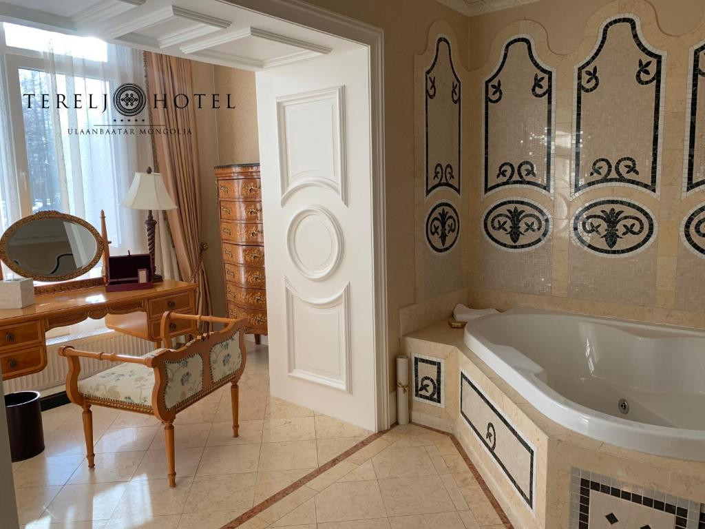 Бал Сарын Сьют Өрөө - Image 4