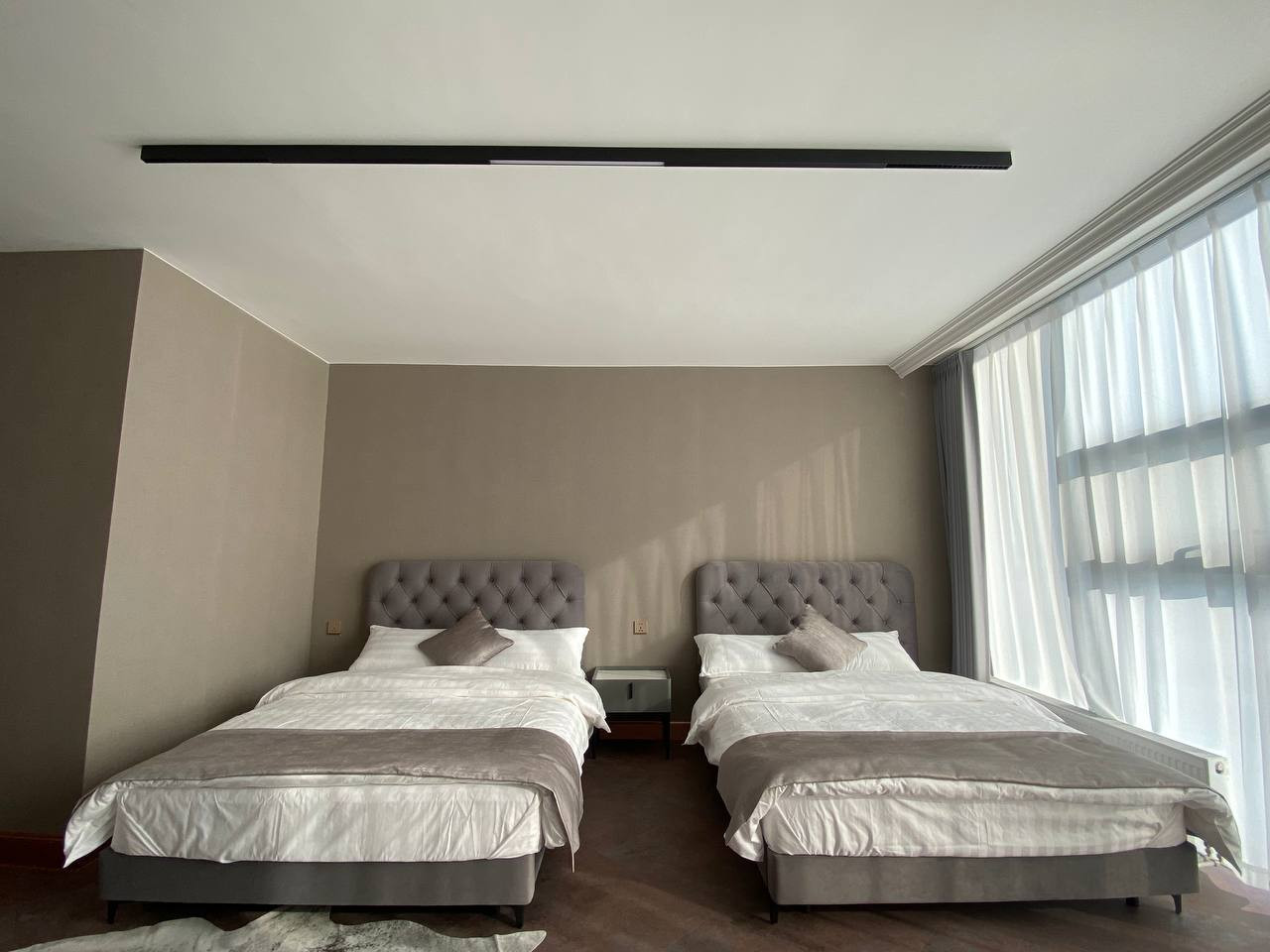 Deluxe twin room - Image 2