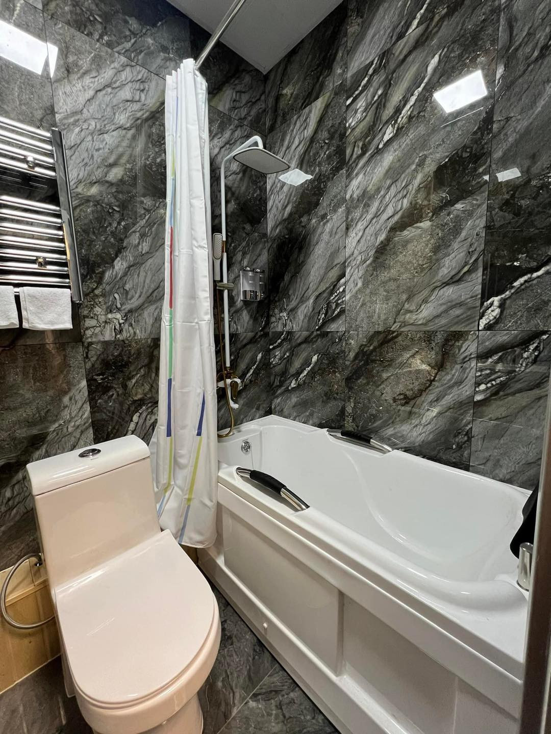 Deluxe room - Image 6