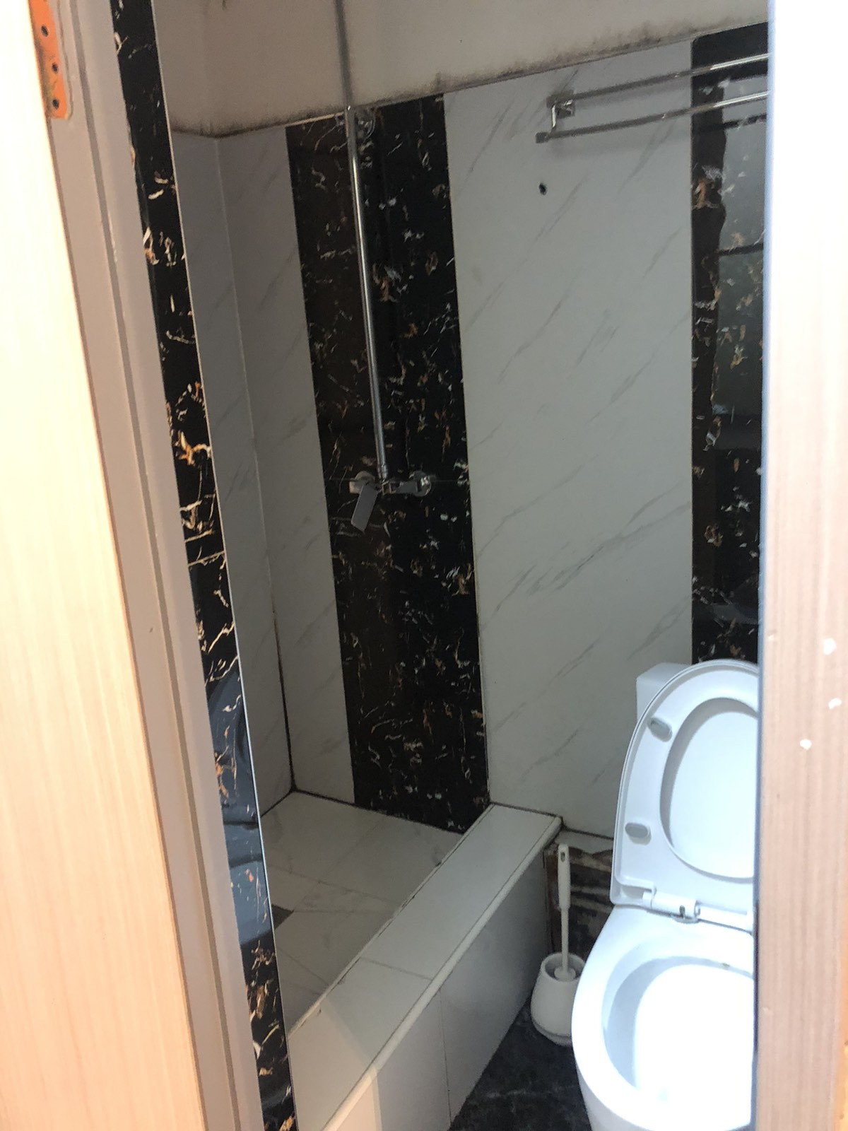 Semi deluxe room - Image 3