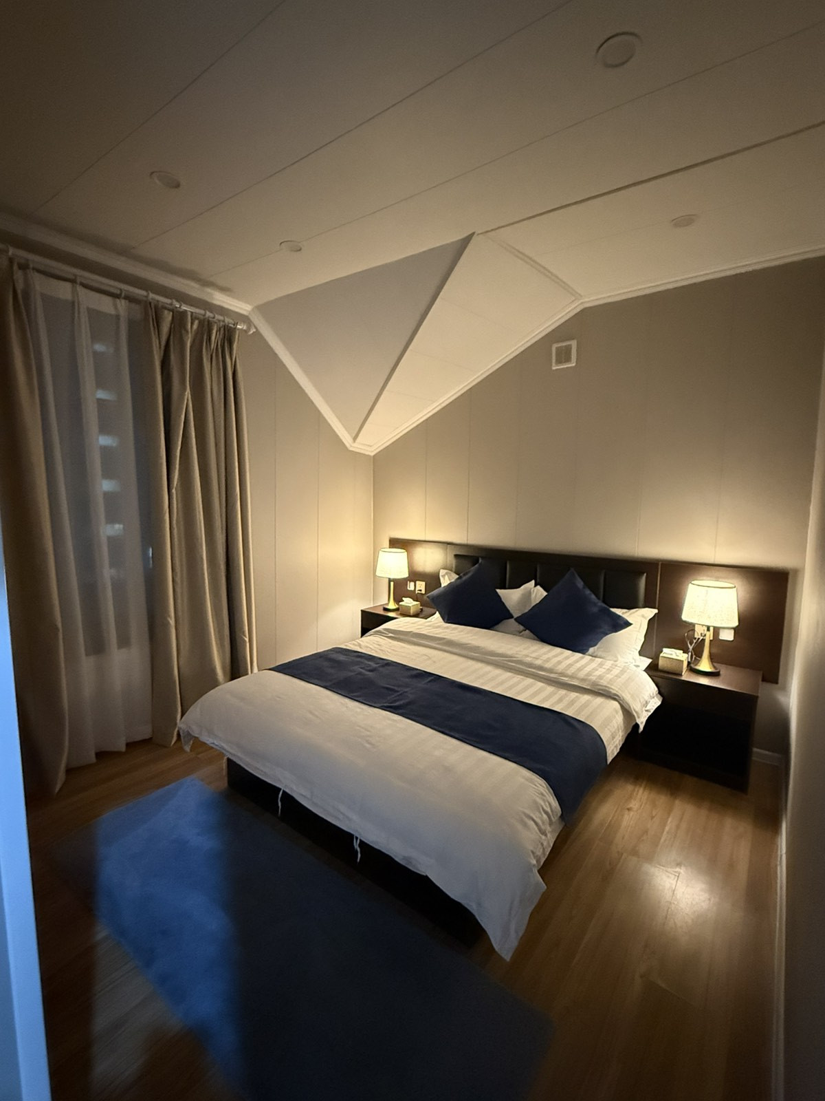 Deluxe double room - Image 2