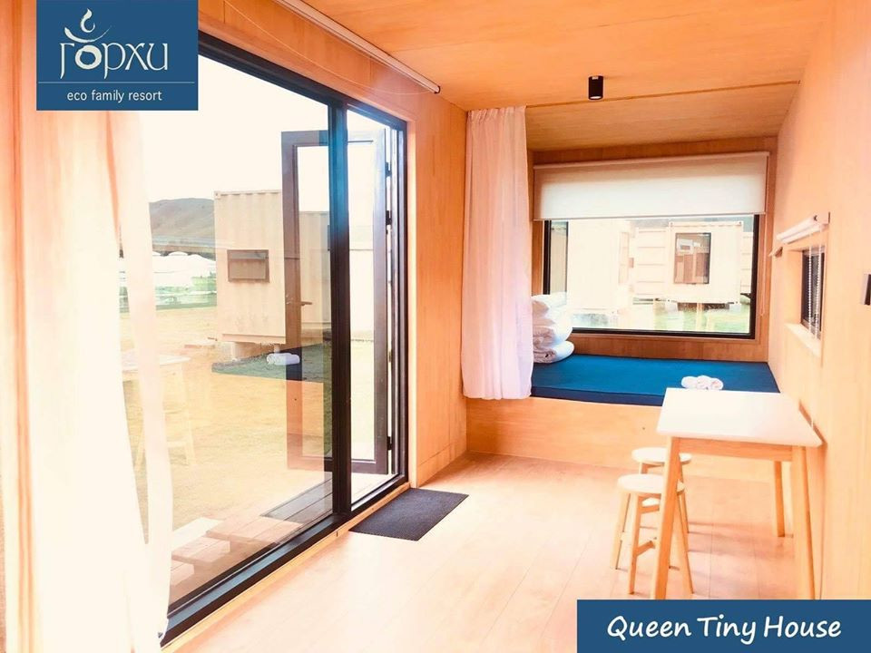 Queen Tiny - Image 2