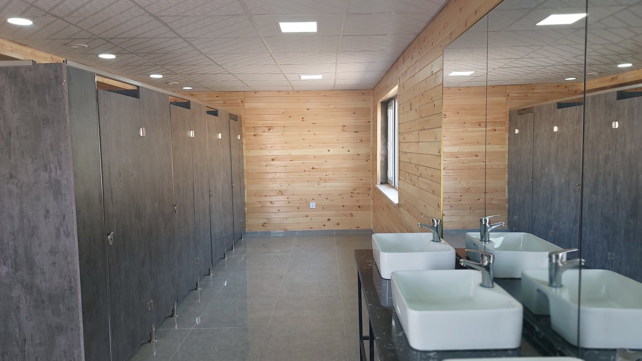 Гурван ортой гэр - Image 2