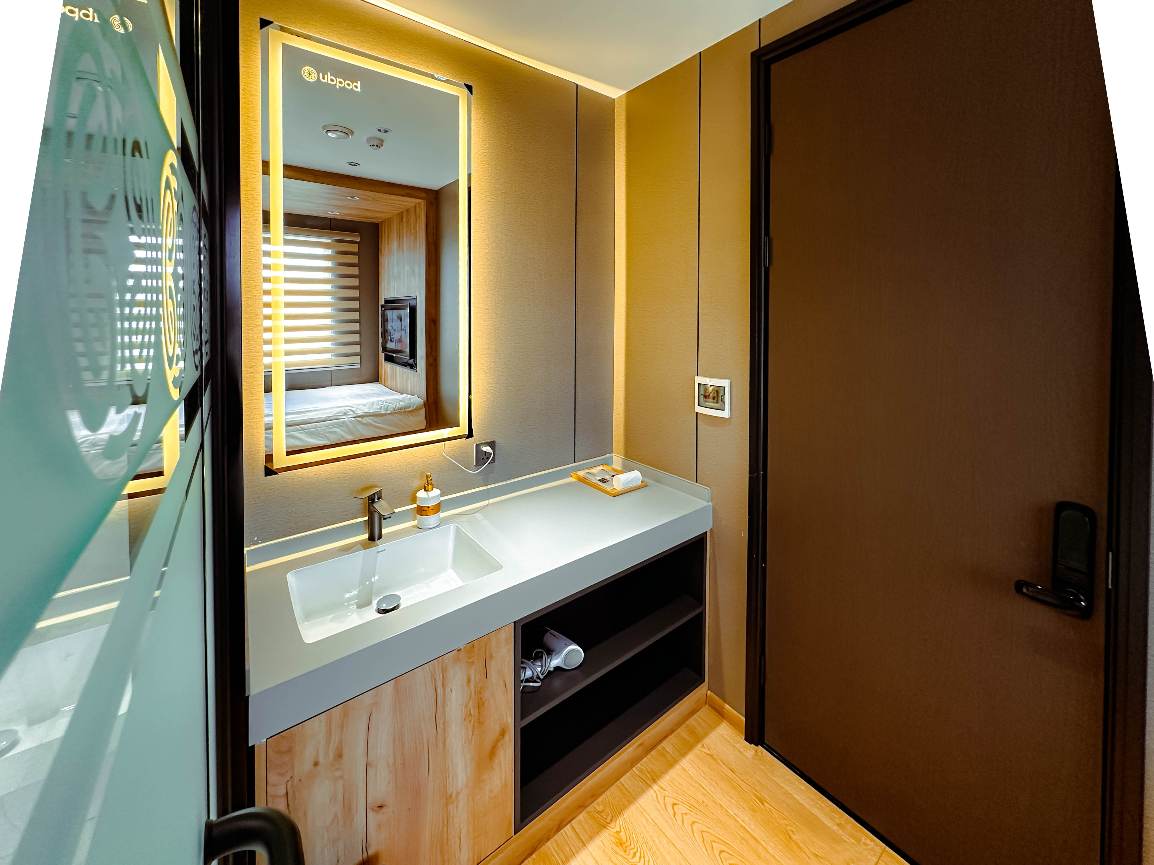 UB POD capsule hotel | UB POD зочид буудал - Image 5
