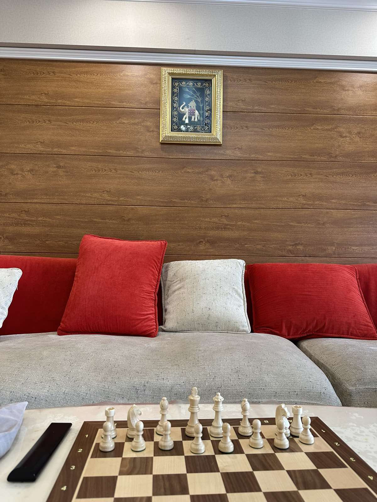 Classic Apartment at Circus - Image 4