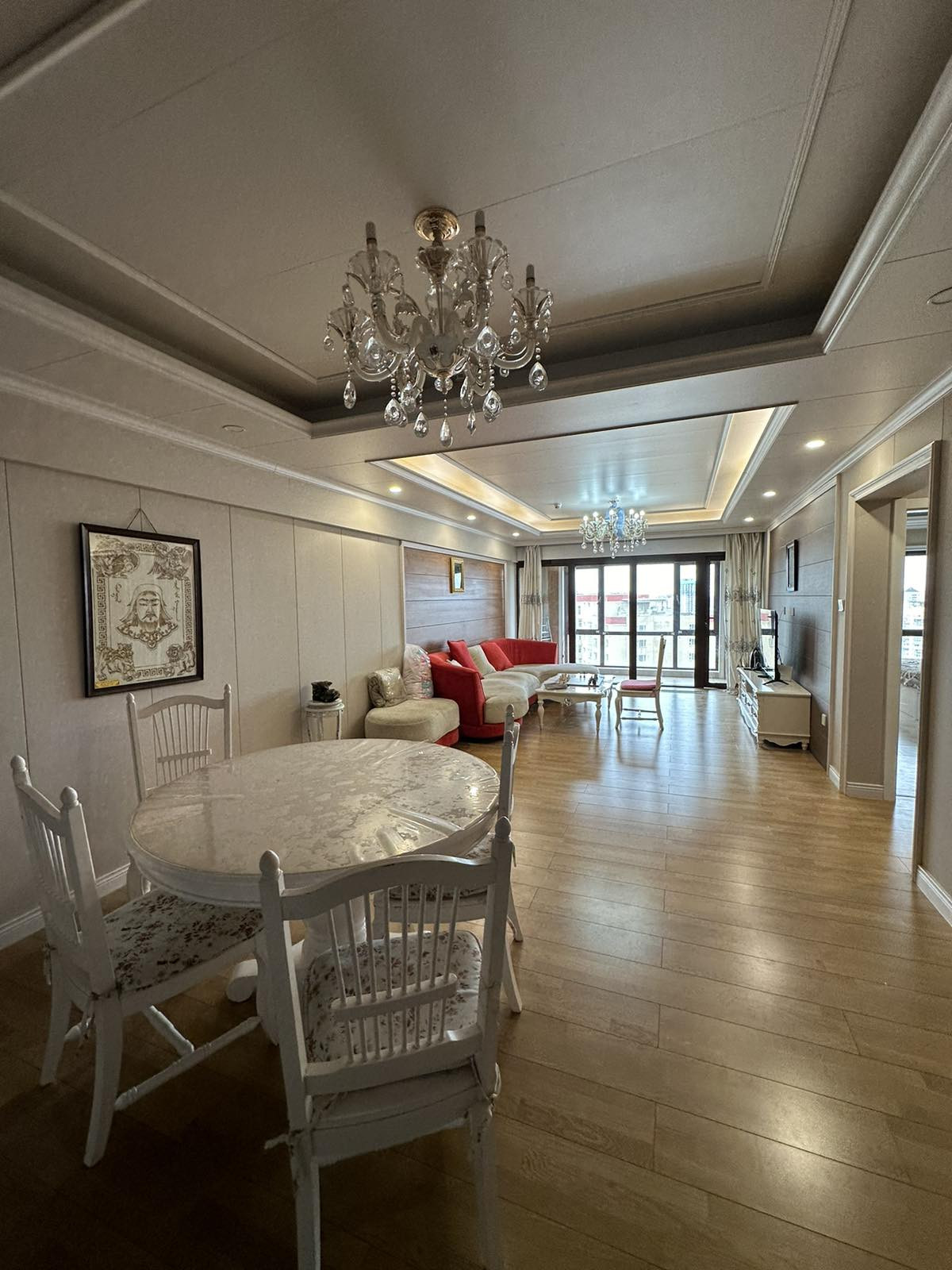 Classic Apartment at Circus - Image 6