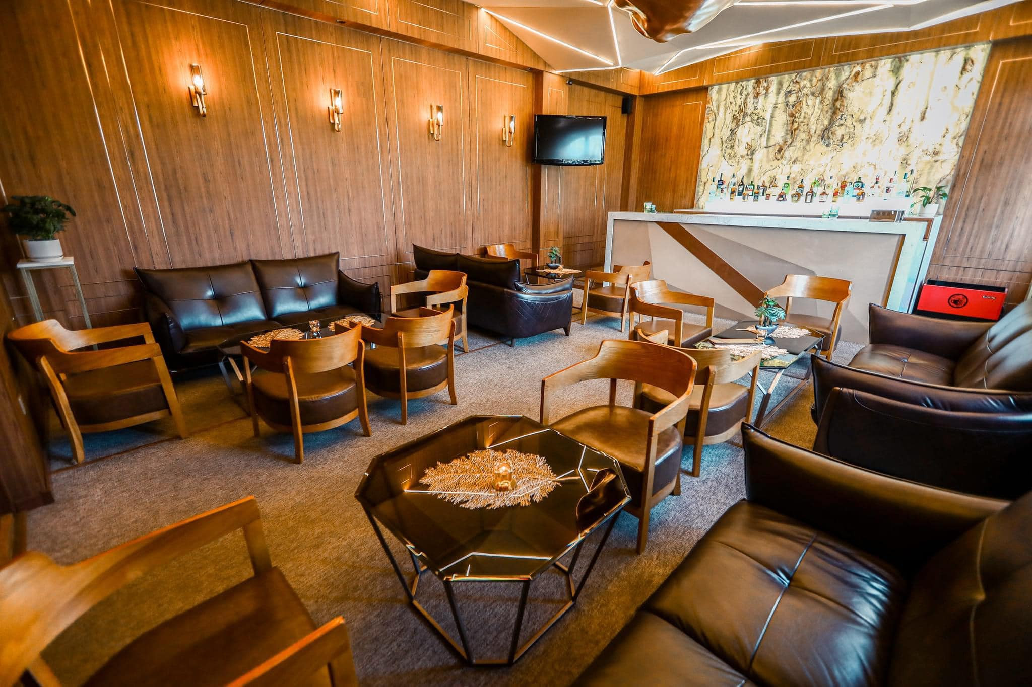 Континентал зочид буудал | Continental hotel - Image 5