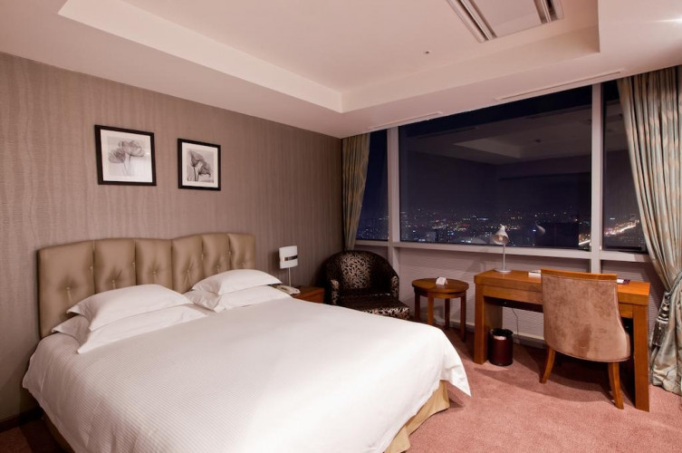 Блю Скай Зочид Буудал | The Blue Sky Hotel and Tower - Image 12