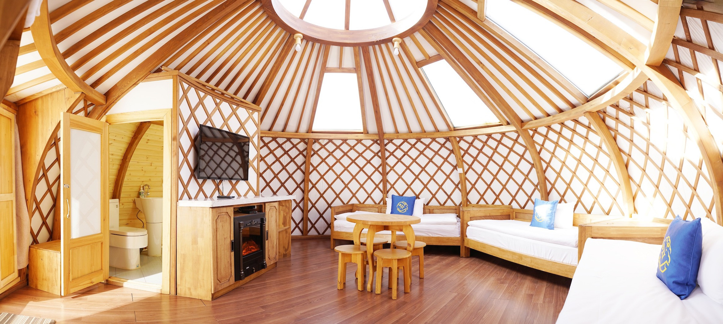 Цомцог гэр- 3 ортой - Image 1