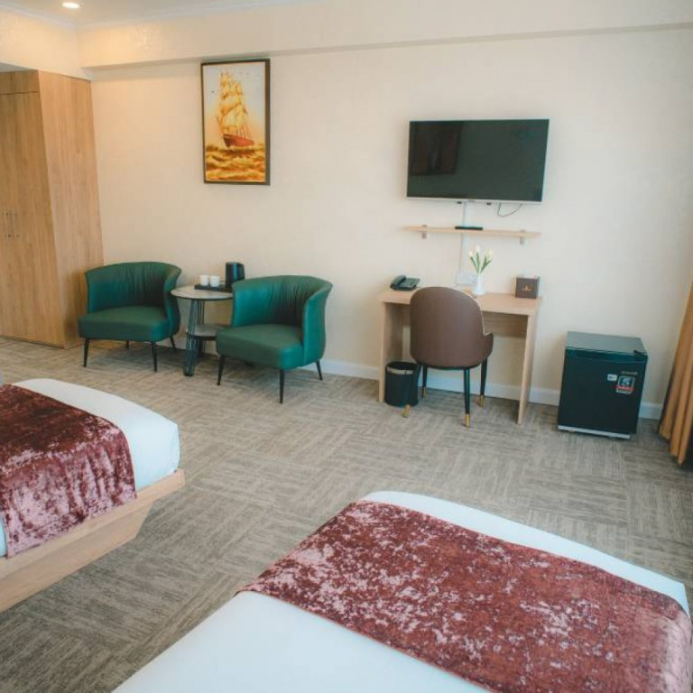 Deluxe Twin Room - Image 3