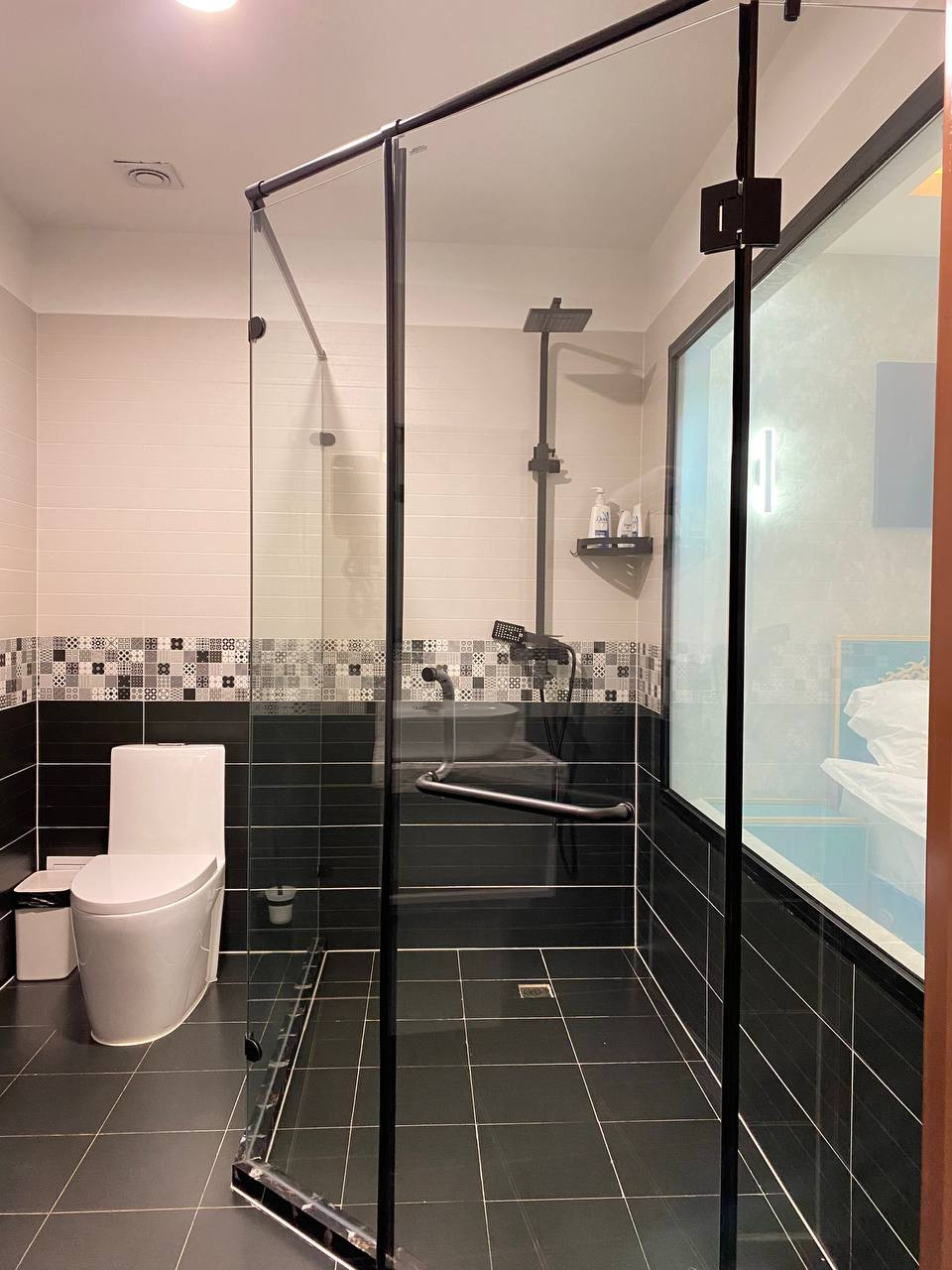 Deluxe twin room - Image 5