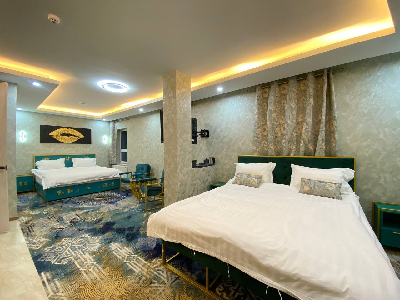 Deluxe twin room - Image 2