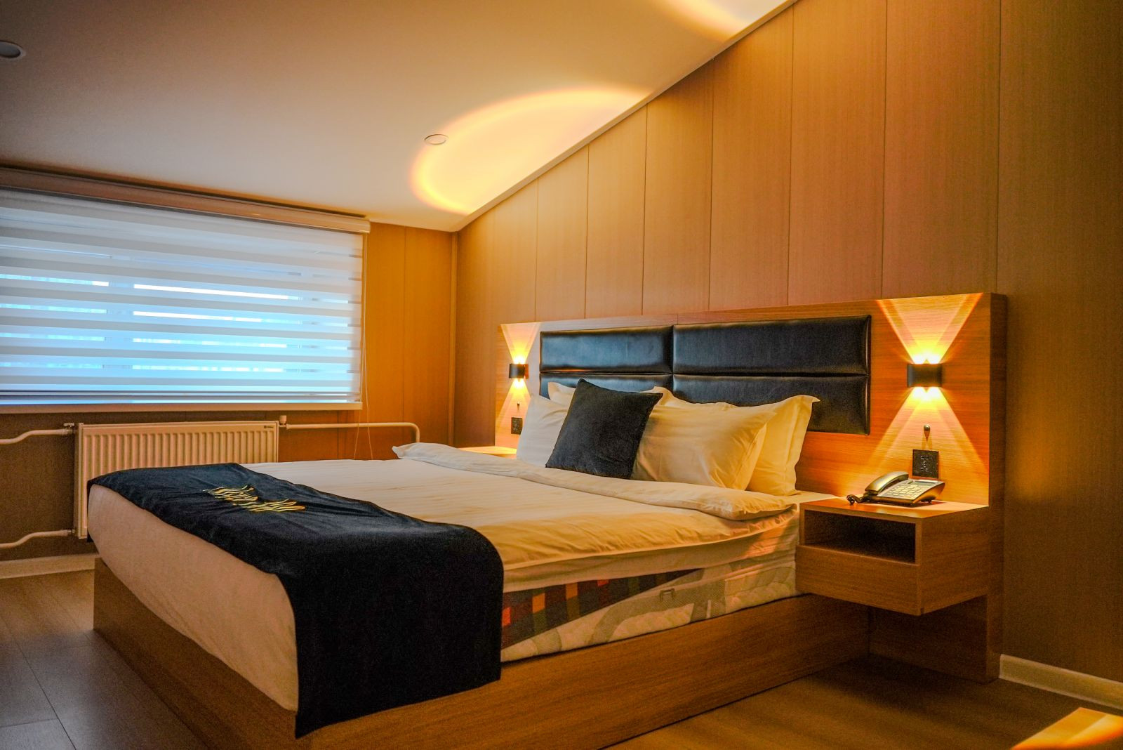 Ерөнхийлөгчийн өрөө - Image 1