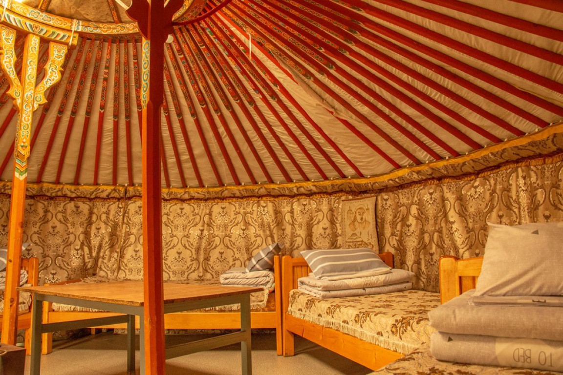 4 ортой монгол гэр - Image 1