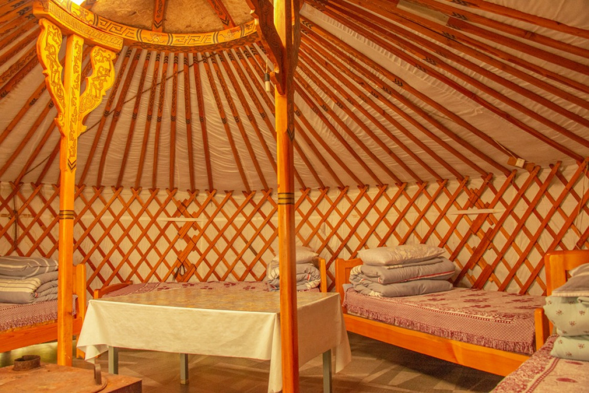 3 өргөн ортой монгол гэр - Image 1