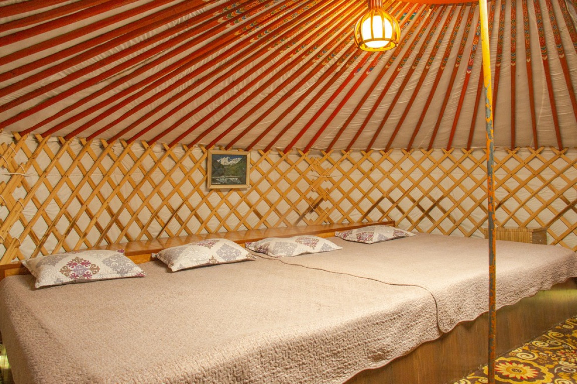 Наартай монгол гэр - Image 1