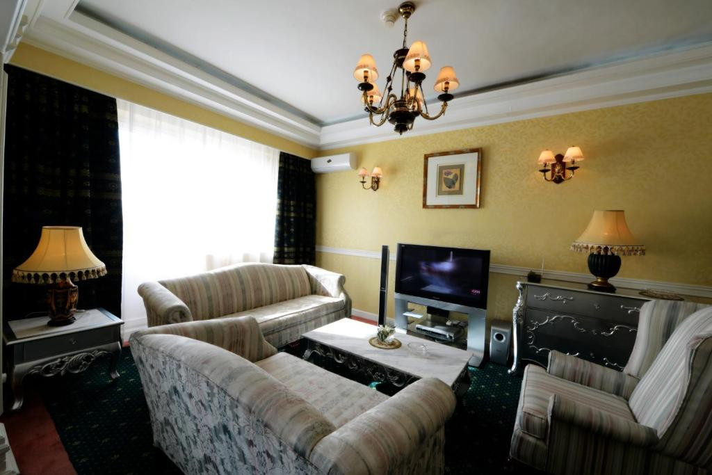 Ерөнхийлөгчийн Сьют Өрөө - Image 4