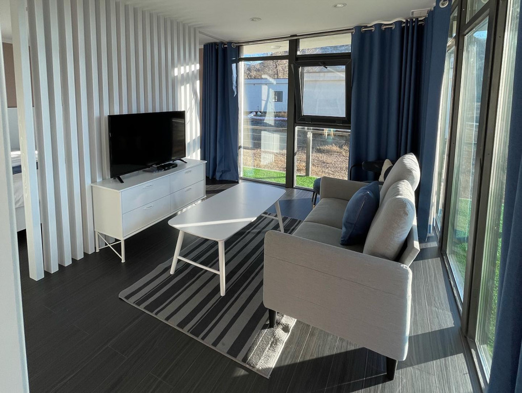 Modern Tiny house 6 - Image 1