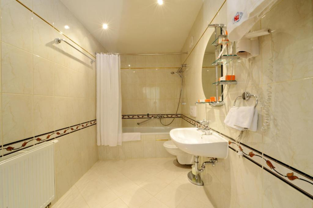 Standard triple - Image 4