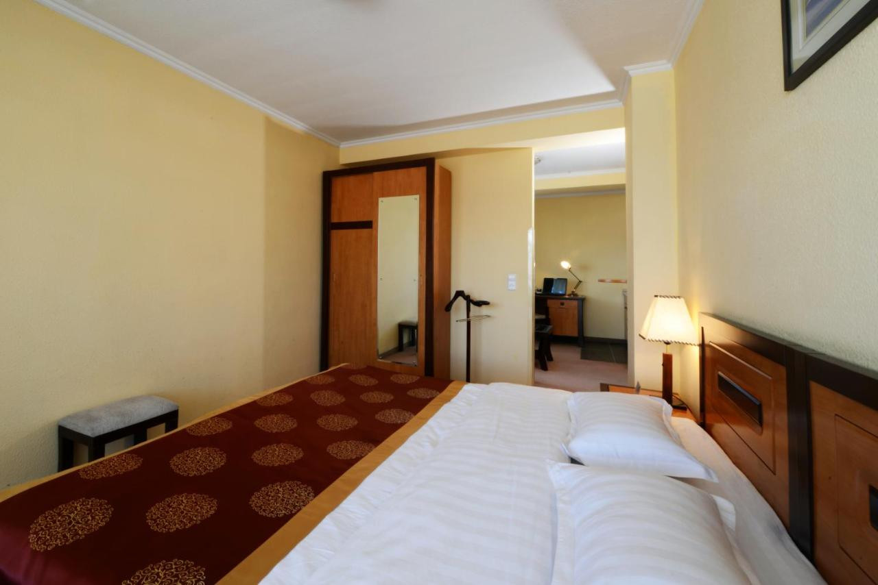 Deluxe room - Image 2