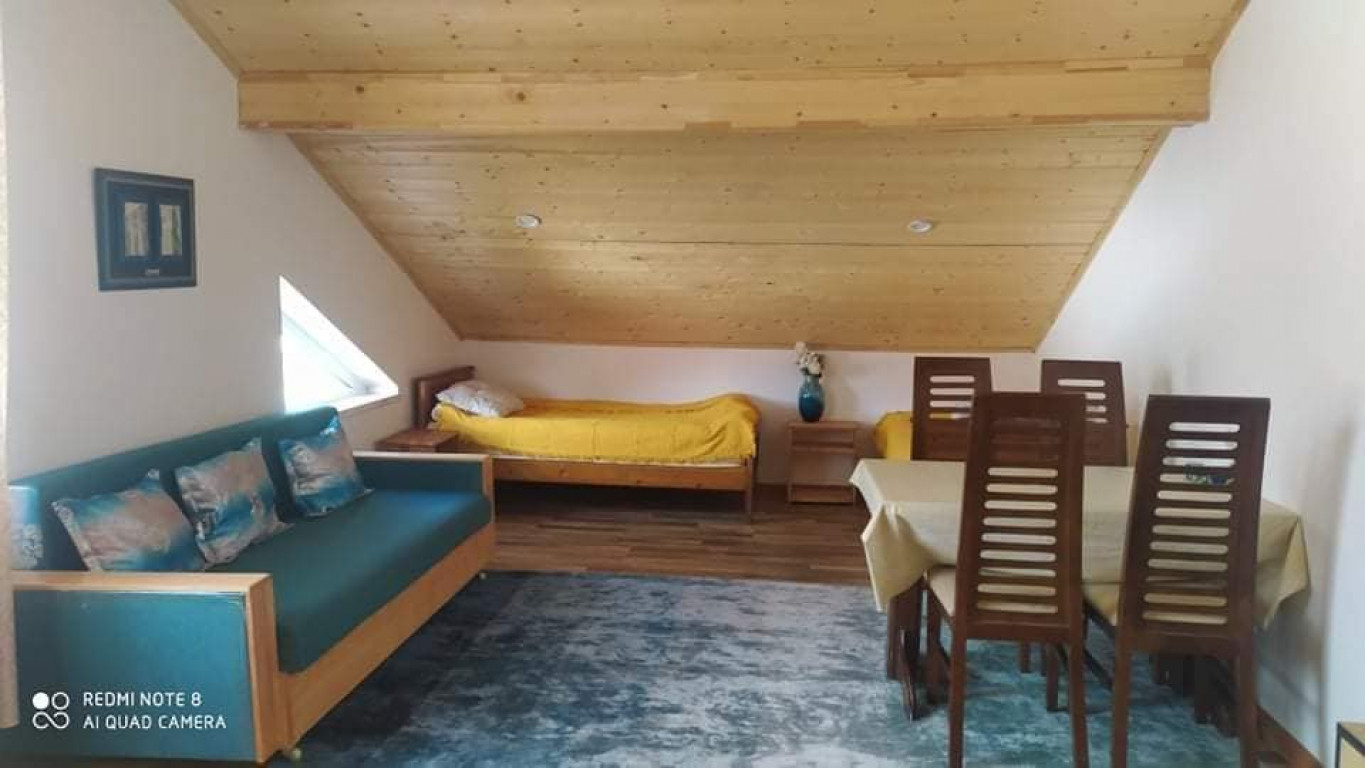 Гэр бүлийн энгийн өрөө - Image 1