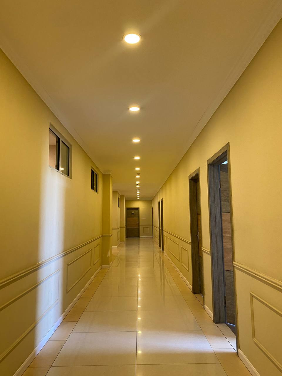 Энгийн 1 ортой цонхтой өрөө - Image 5