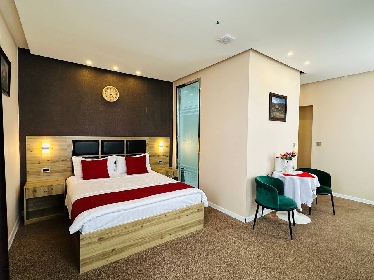 UB deluxe room - Image 1