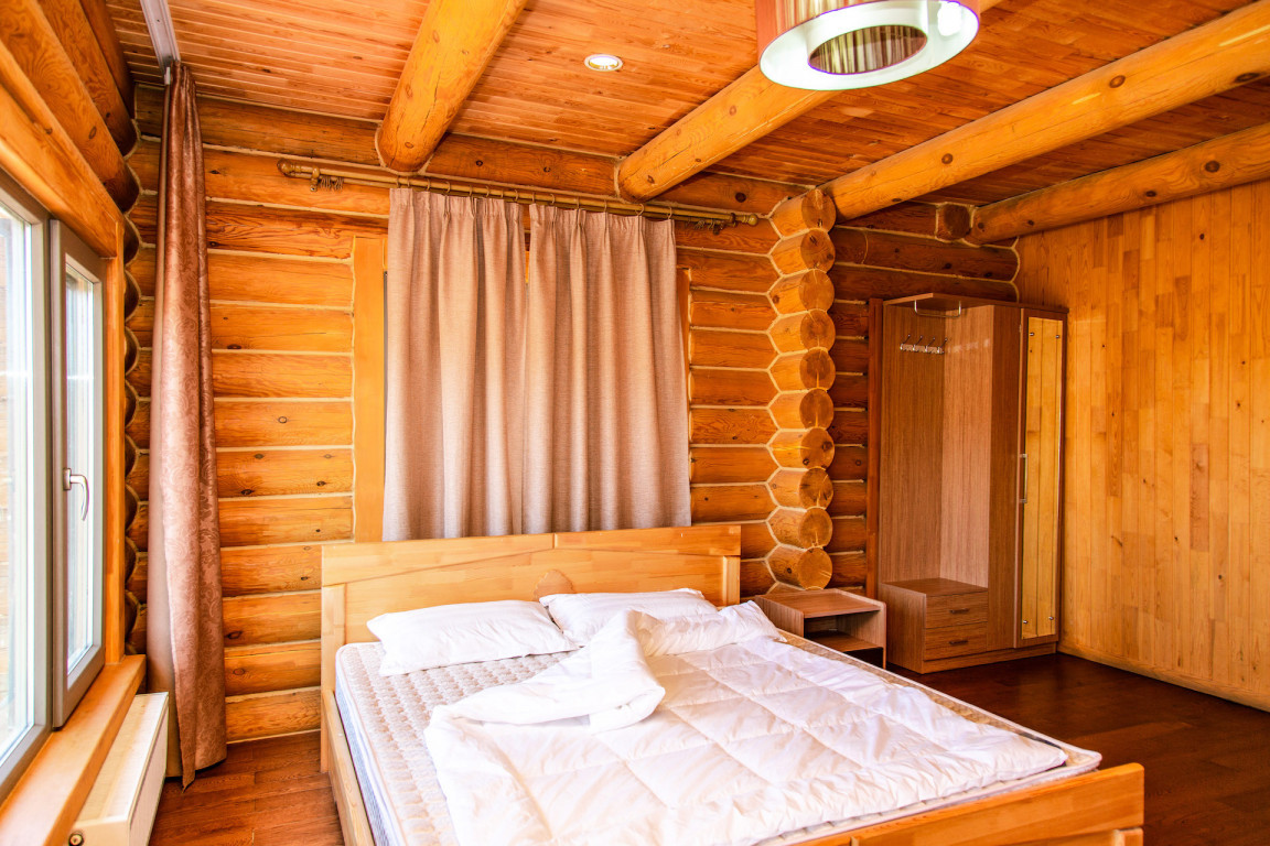 Summer House 202 - Image 1