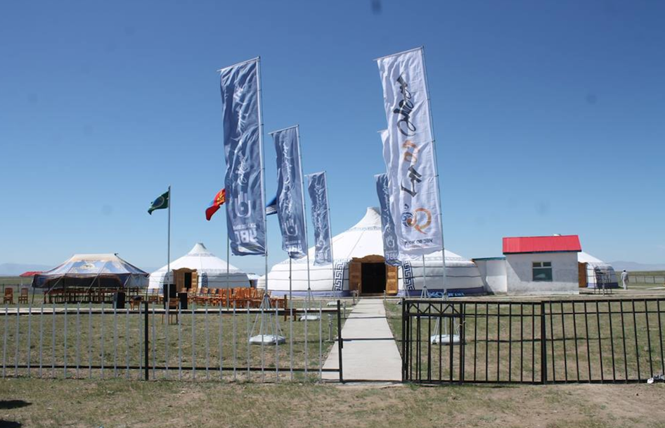 Увс Нуур Жуулчны Бааз | Uvs Nuur Tourist Camp — зочид буудал, амралтын газар