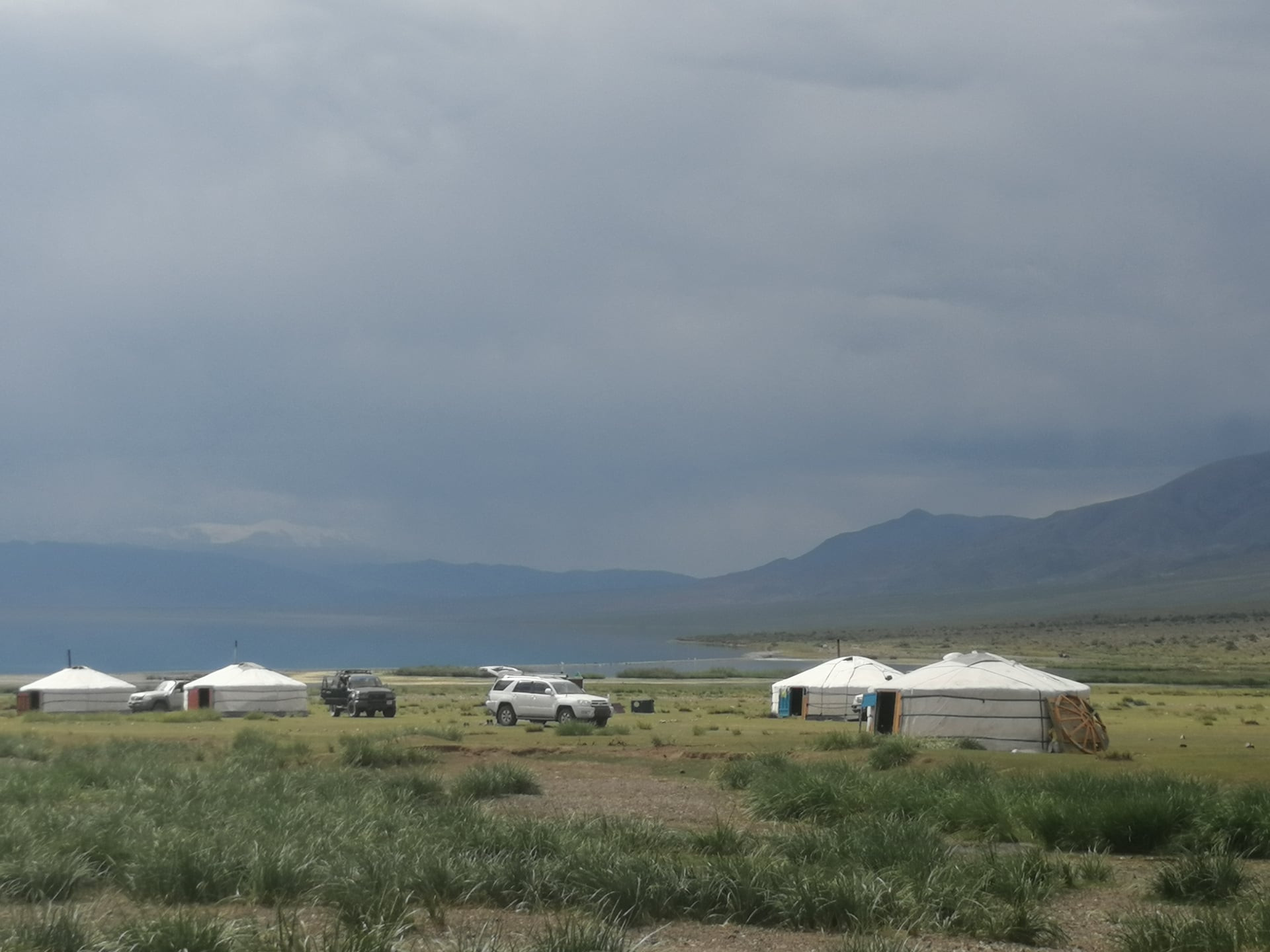 Мандах наран гэр буудал/ Mandakh Naran Ger Hotel — зочид буудал, амралтын газар
