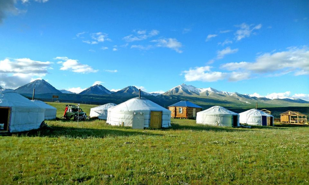 Долоон Уул жуулчны бааз | Doloon Uul Tourist Camp — зочид буудал, амралтын газар